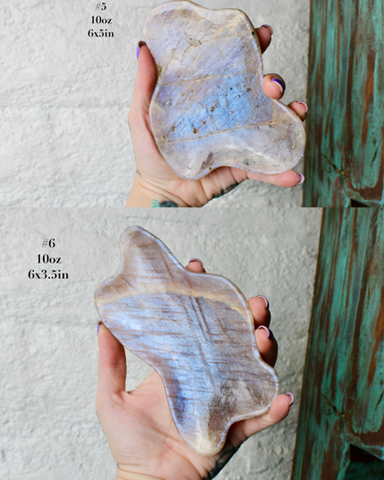 Moonstone Bowl Blue Flash – Hand‑Carved Polished Stone Dish with Flashing Blue Highlights, Decorative Display or Trinket Bowl