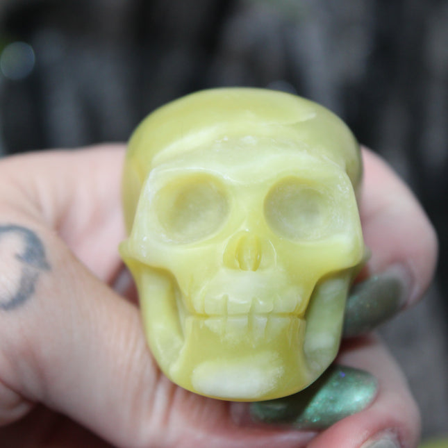 Lemon Jade Skull – Crystal Carving for Confidence, Luck & Creativity, Hand-Carved Yellow Stone, Spiritual Decor - EC Plugs