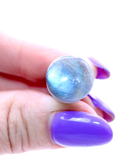 Each pair of these genuine labradorite plugs features unique rainbow flashes and a smooth, comfortable fit