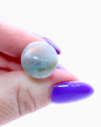 Each pair of these genuine labradorite plugs features unique rainbow flashes and a smooth, comfortable fit