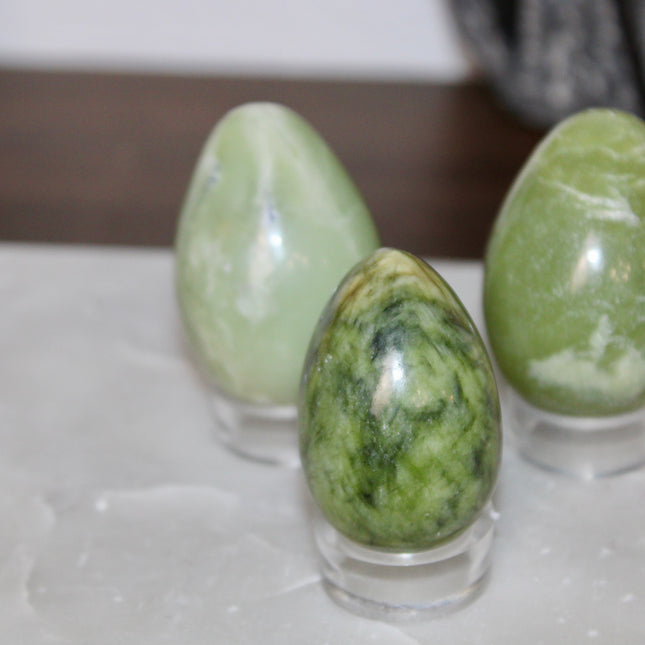 Xiuyan Jade Decorative Egg – Polished Green Crystal for Healing, Balance & Serenity, Altar Decor, Feng Shui, Spiritual Gift - EC Plugs