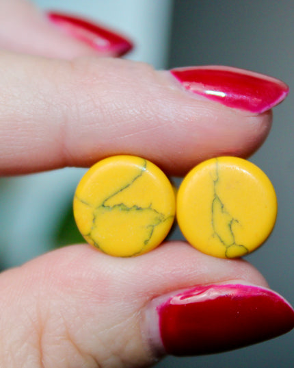 Yellow howlite plugs