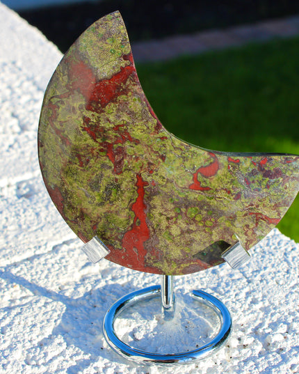 Dragon’s Blood Stone Moon – Natural Polished Crystal Moon with Display Stand, Decorative Stone Carving, Red and Green Stone Display