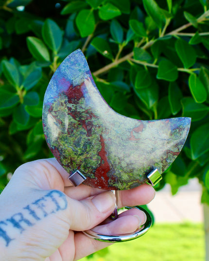 Dragon’s Blood Stone Moon – Natural Polished Crystal Moon with Display Stand, Decorative Stone Carving, Red and Green Stone Display