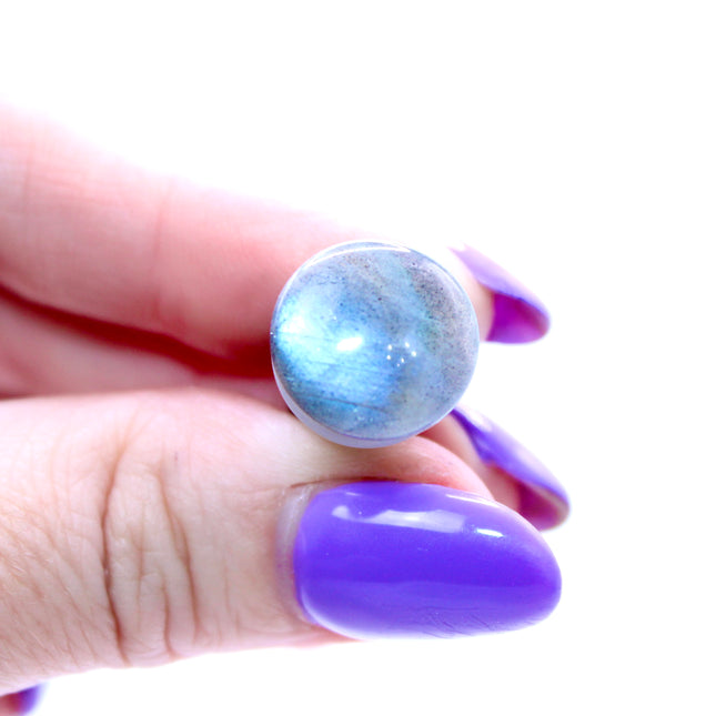 Each pair of these genuine labradorite plugs features unique rainbow flashes and a smooth, comfortable fit