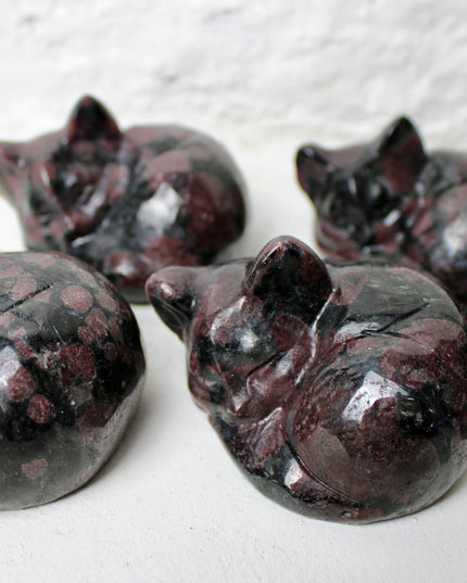 Garnet Sleeping Kitty Carving – Carved Natural Stone Cat Figurine, Red and Black Crystal