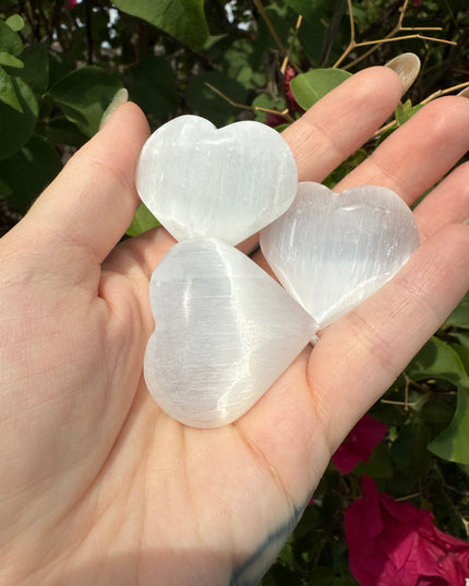 Bring calm, clarity, and loving energy into your life with this beautifully polished 30mm&nbsp;Selenite Heart. Carved from genuine selenite, this heart-shaped crystal is perfect for energy cleansing, emotional healing, and amplifying peaceful vibes in any space.