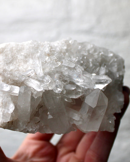 Raw Quartz Specimen – Natural Clear Quartz Cluster Display