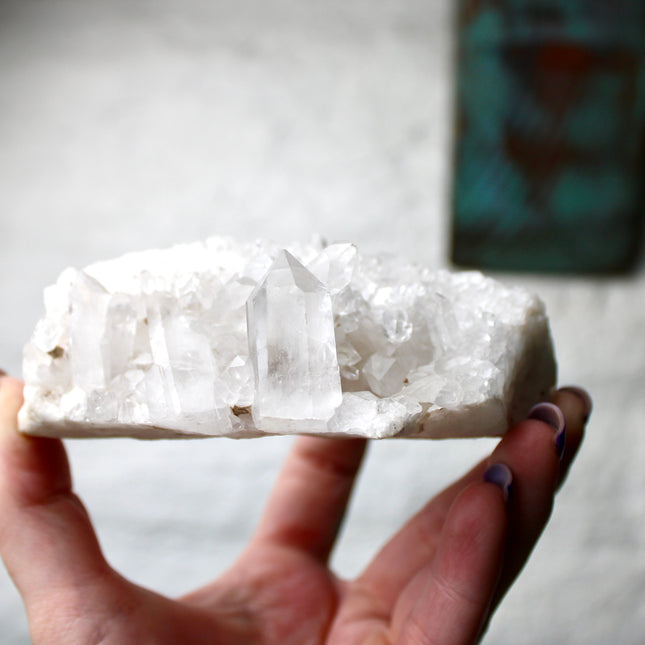 Raw Quartz Specimen – Natural Clear Quartz Cluster Display