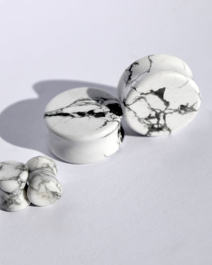Howlite Stone Double Flare Plugs – Natural White & Gray Veined Gauges (Pair)