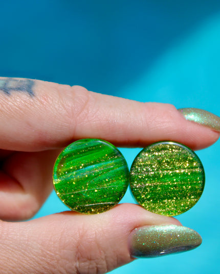 Galactic Swirl Glass Plugs 20mm – Green and Gold Cosmic Vibes Pair