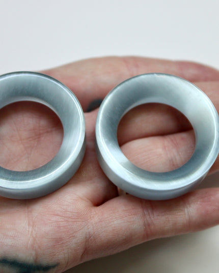 Silver Cat Eye Glass Tunnel Plugs
