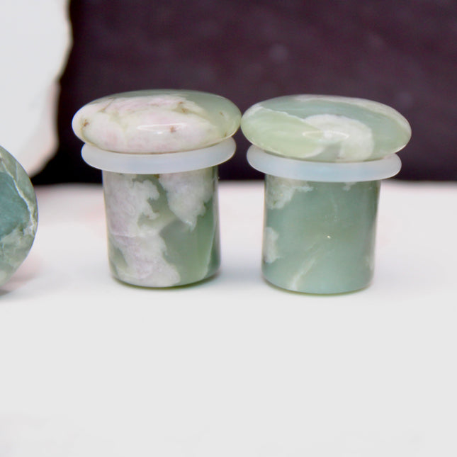 These Peace Jade Single Flare Plugs are a beautiful way to wear crystal energy daily. With their soft colors and gentle vibe, they’re ideal for meditation, mindfulness, or simply adding a serene touch to your stretched ear jewelry collection.