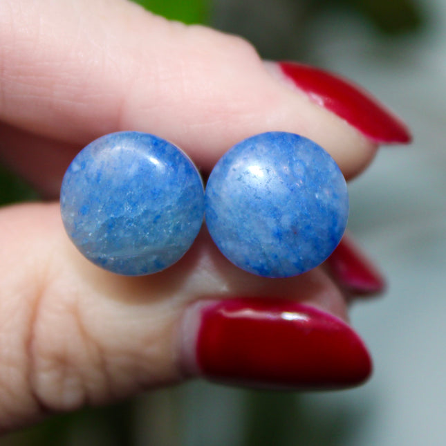 These Sodalite Single Flared Plugs offer both natural beauty and grounding energy—perfect for those who want crystal vibes with a clean, polished look. Great for everyday wear or intentional styling.