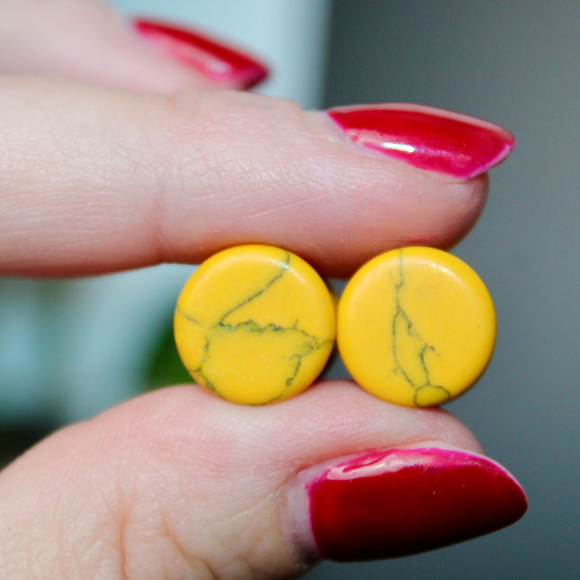 Yellow howlite plugs